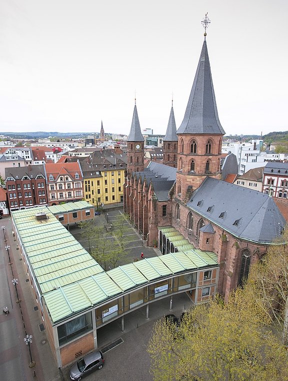 view_Stiftskirche250415rv001_Kopie.jpg 